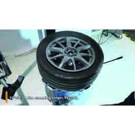Operation video for Roadbuck tyre changer CT226 SE